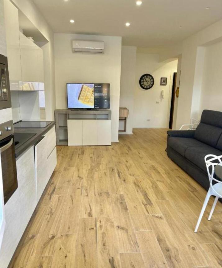 Apartment Pm 34 Viale Imperatore - 50 Mt From Metro San Paolo *